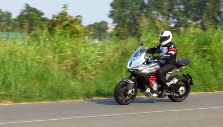 MV Agusta Turismo Veloce: la prova su strada - Foto 43 di 44