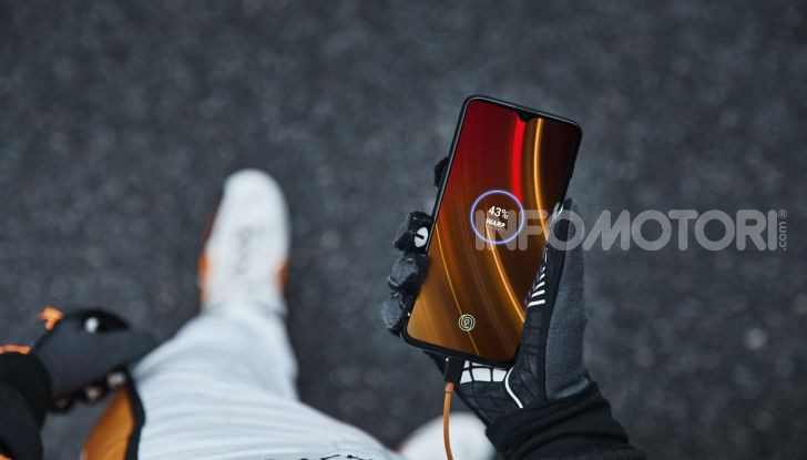 OnePlus 6T McLaren Edition, regalo per chi ama i motori - Foto 1 di 12
