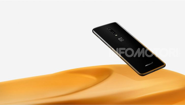 OnePlus 6T McLaren Edition, regalo per chi ama i motori - Foto 7 di 12