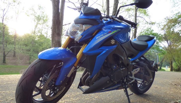 Suzuki GSX-S1000, la nostra prova: oltre il divertimento! - Foto 18 di 59