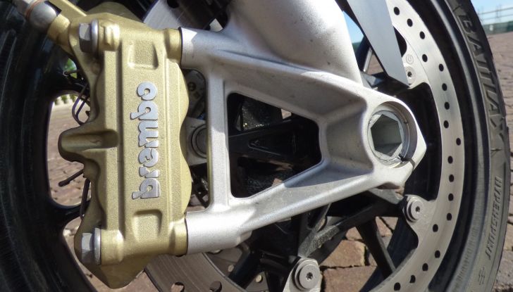 BMW S 1000 R, prova su strada:  Red Naked Redemption! - Foto 24 di 36