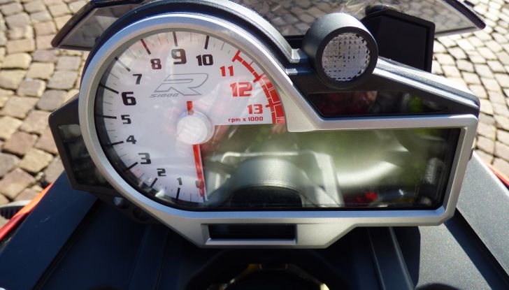 BMW S 1000 R, prova su strada:  Red Naked Redemption! - Foto 26 di 36