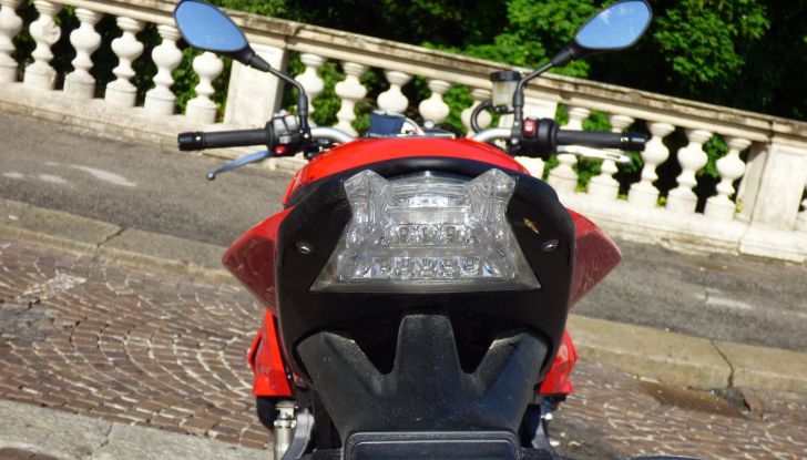 BMW S 1000 R, prova su strada:  Red Naked Redemption! - Foto 35 di 36