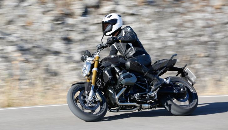 Prova su strada BMW R 1200R: una tranquilla naked da paura! - Foto 8 di 22