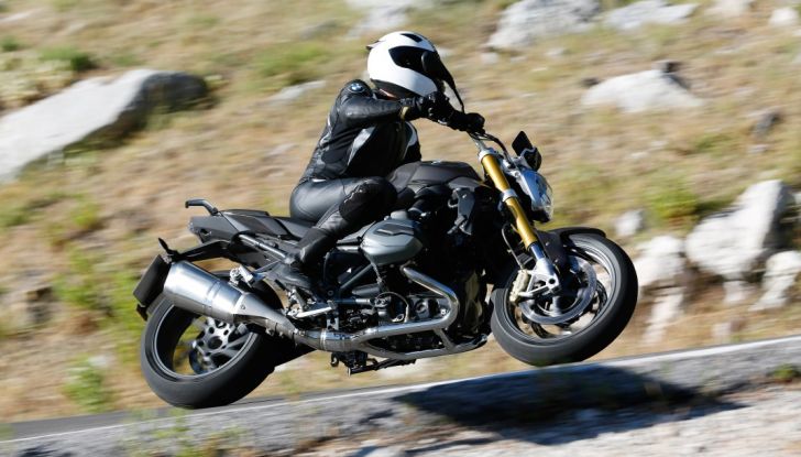 Prova su strada BMW R 1200R: una tranquilla naked da paura! - Foto 10 di 22
