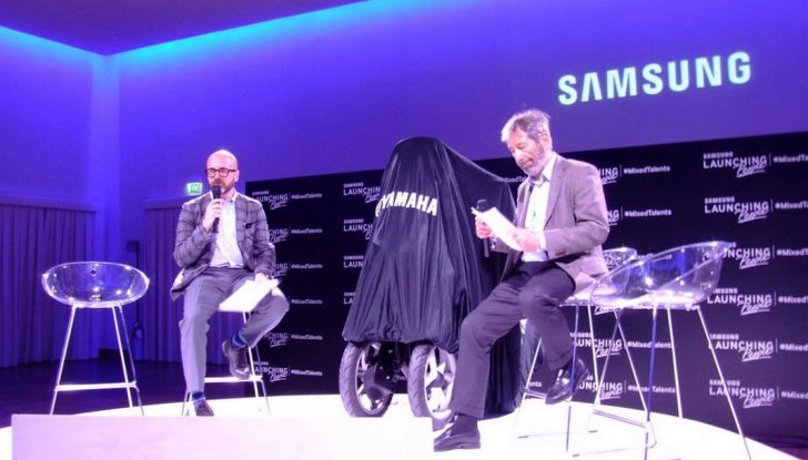 Samsung e Yamaha presentano il Tricity con Smart Windshield - Foto 22 di 27