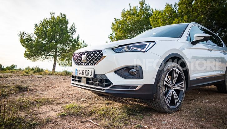 Prova su strada Seat Tarraco: il SUV sportivo è ammiraglia del marchio - Foto 17 di 49