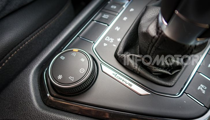 Prova su strada Seat Tarraco: il SUV sportivo è ammiraglia del marchio - Foto 9 di 49