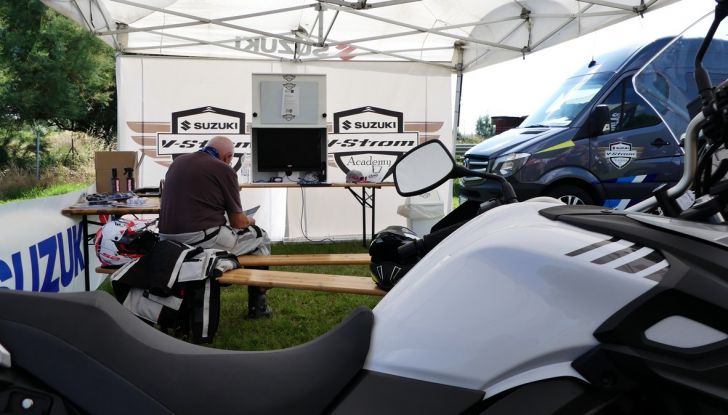Suzuki V-Strom Academy 2018: imparare il fuoristrada con le Maxienduro - Foto 2 di 10