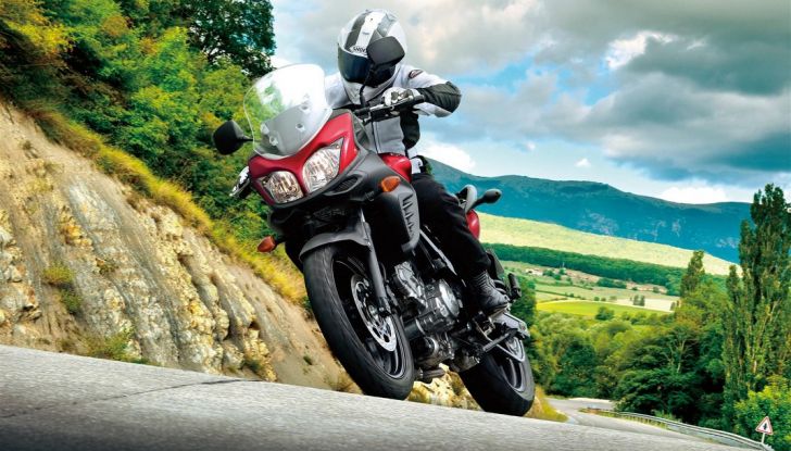 Suzuki, offerte sulla gamma V-Strom 650 ABS e XT, SV650 ABS e scooter - Foto 1 di 7