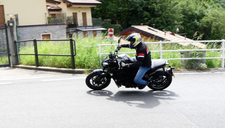 Yamaha MT-09: prova della naked 3 cilindri made in Japan - Foto 2 di 25