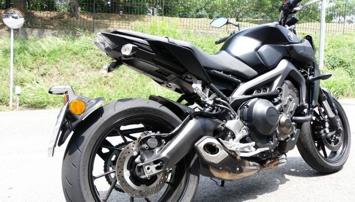 Yamaha MT-09: prova della naked 3 cilindri made in Japan - Foto 19 di 25
