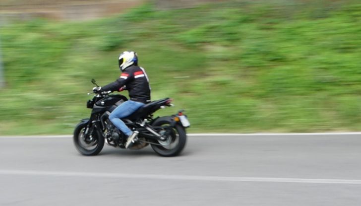 Yamaha MT-09: prova della naked 3 cilindri made in Japan - Foto 23 di 25