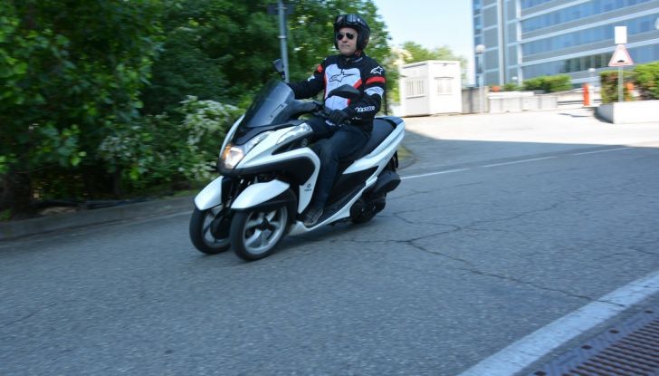 Prova su strada Yamaha Tricity: la città è più sicura - Foto 19 di 43