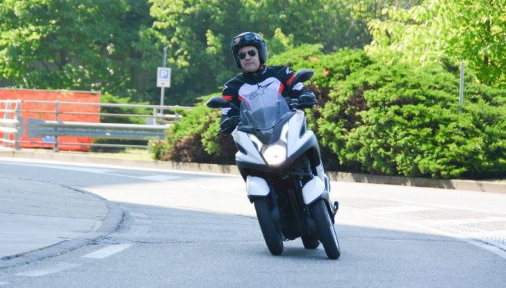 Prova su strada Yamaha Tricity: la città è più sicura - Foto 20 di 43