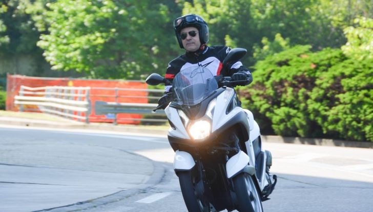 Prova su strada Yamaha Tricity: la città è più sicura - Foto 5 di 43