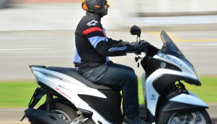 Prova su strada Yamaha Tricity: la città è più sicura - Foto 26 di 43