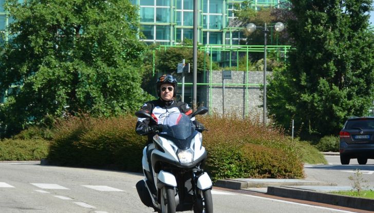 Prova su strada Yamaha Tricity: la città è più sicura - Foto 31 di 43