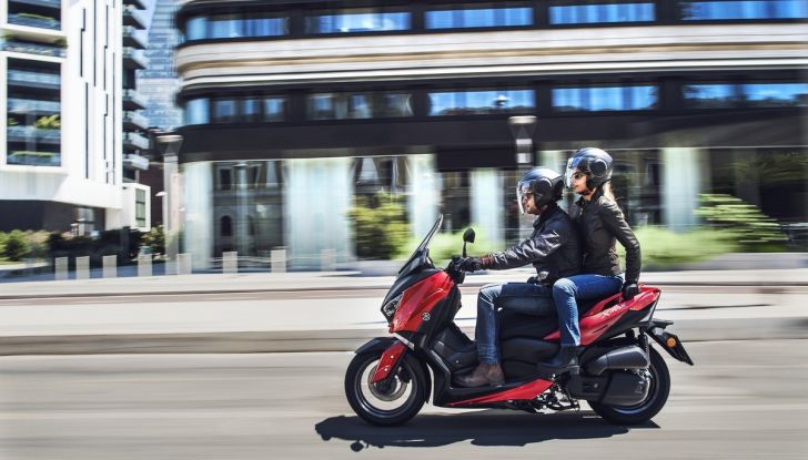 Yamaha X-Max 125: confort, tecnologia e stile - Foto 2 di 25