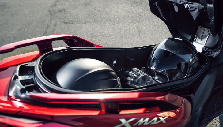 Yamaha X-Max 125: confort, tecnologia e stile - Foto 15 di 25