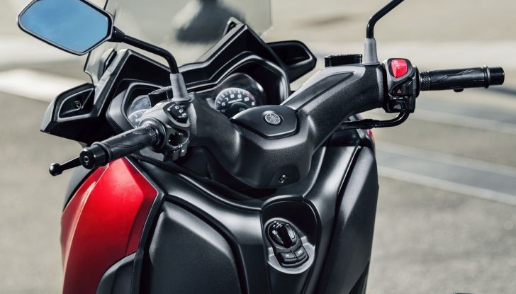 Yamaha X-Max 125: confort, tecnologia e stile - Foto 20 di 25
