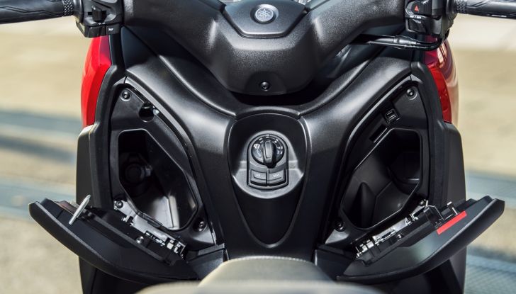 Yamaha X-Max 125: confort, tecnologia e stile - Foto 21 di 25