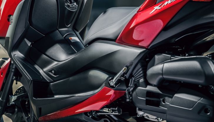 Yamaha X-Max 125: confort, tecnologia e stile - Foto 23 di 25