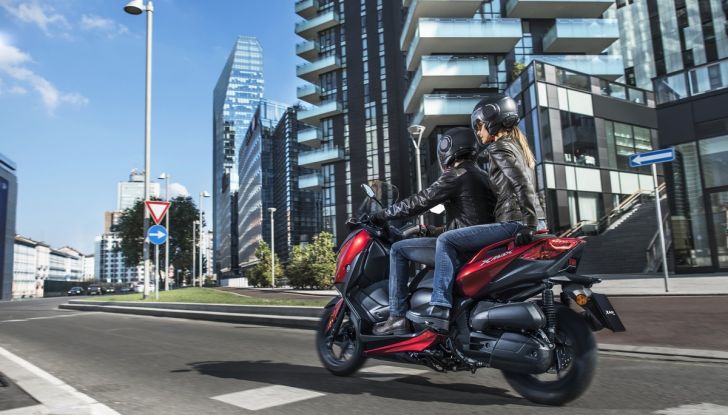 Yamaha X-Max 125: confort, tecnologia e stile - Foto 5 di 25