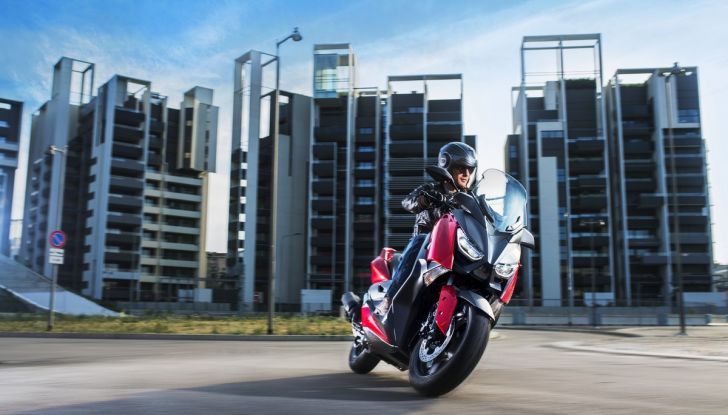 Yamaha X-Max 125: confort, tecnologia e stile - Foto 3 di 25