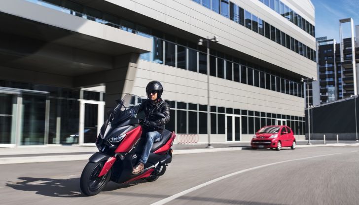 Yamaha X-Max 125: confort, tecnologia e stile - Foto 4 di 25