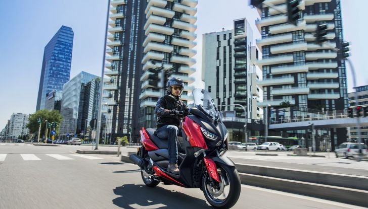 Yamaha X-Max 125: confort, tecnologia e stile - Foto 6 di 25