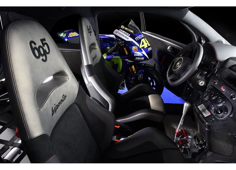 Abarth sponsor ufficiale di Yamaha Factory Racing per  MotoGP - Foto 3 di 7