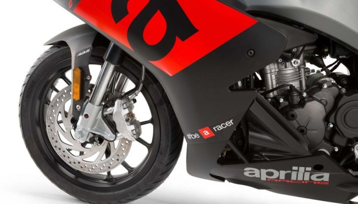 Aprilia RS 125 e Tuono 125 2017 - Foto 5 di 7