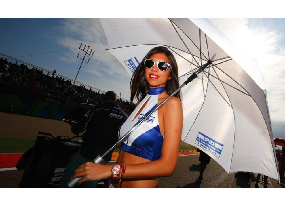 Donne e Motori-Fotogallery delle ombrelline al MotoGP di Aragon - Foto 3 di 27