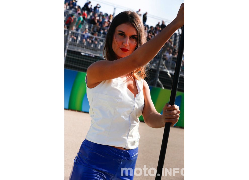 Donne e Motori-Fotogallery delle ombrelline al MotoGP di Aragon - Foto 13 di 27