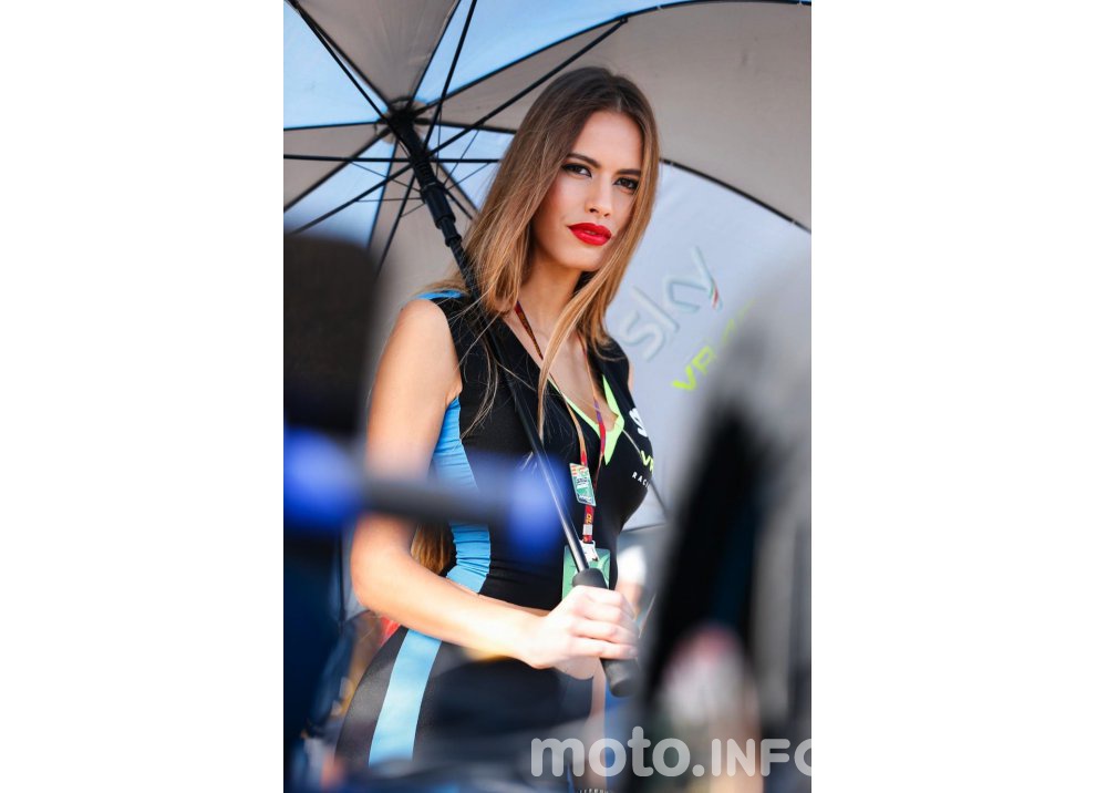 Donne e Motori-Fotogallery delle ombrelline al MotoGP di Aragon - Foto 14 di 27