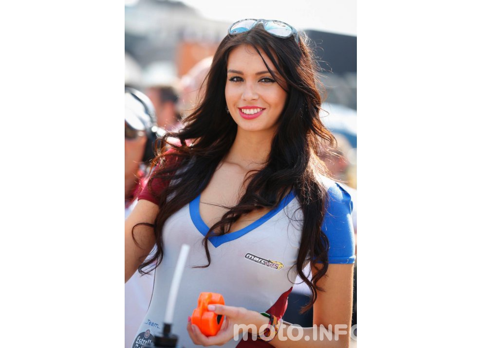 Donne e Motori-Fotogallery delle ombrelline al MotoGP di Aragon - Foto 17 di 27