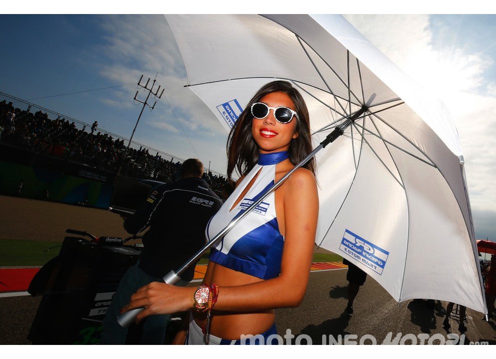 Donne e Motori-Fotogallery delle ombrelline al MotoGP di Aragon - Foto 19 di 27