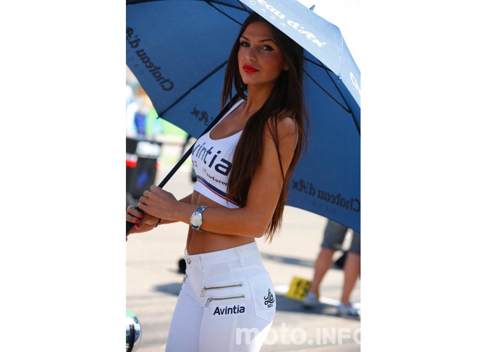 Donne e Motori-Fotogallery delle ombrelline al MotoGP di Aragon - Foto 24 di 27