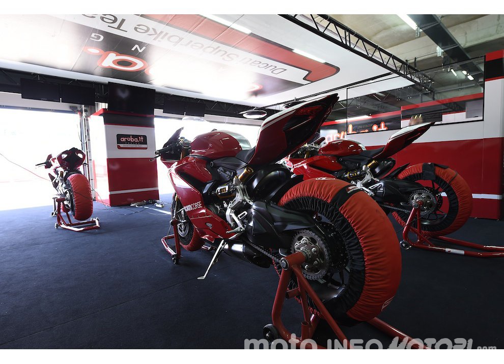 Ducati: lo store più grande del mondo a Nuova Dheli. - Foto 8 di 12