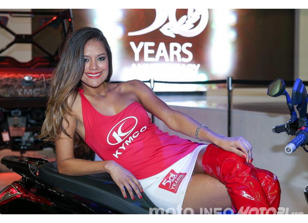EICMA 2015: le ragazze più belle del salone - Foto 4 di 79