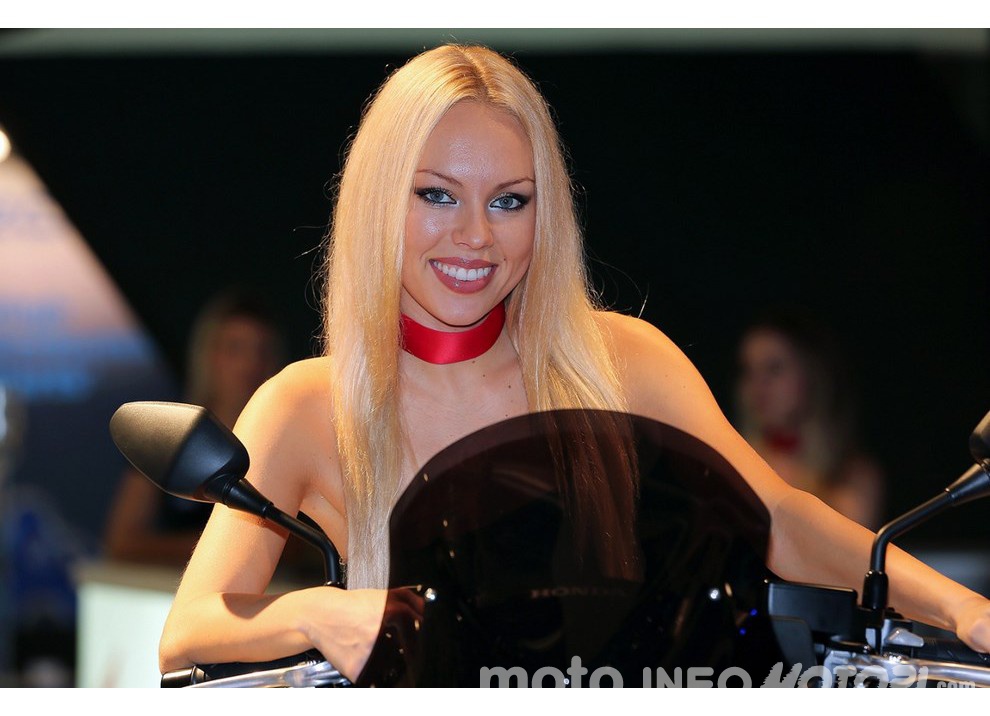 EICMA 2015: le ragazze più belle del salone - Foto 13 di 79