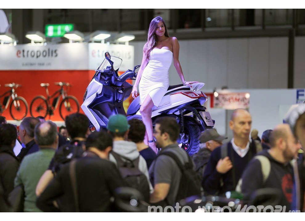 EICMA 2015: le ragazze più belle del salone - Foto 30 di 79