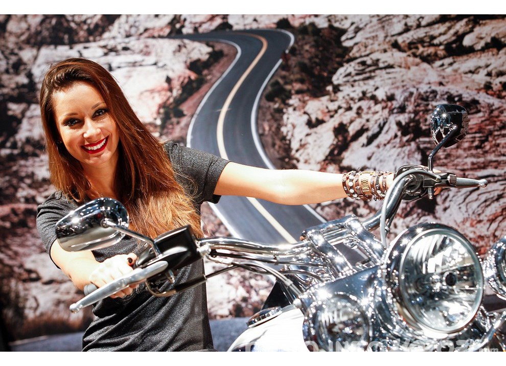 EICMA 2015: le ragazze più belle del salone - Foto 35 di 79