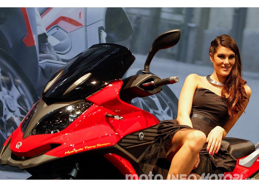 EICMA 2015: le ragazze più belle del salone - Foto 39 di 79