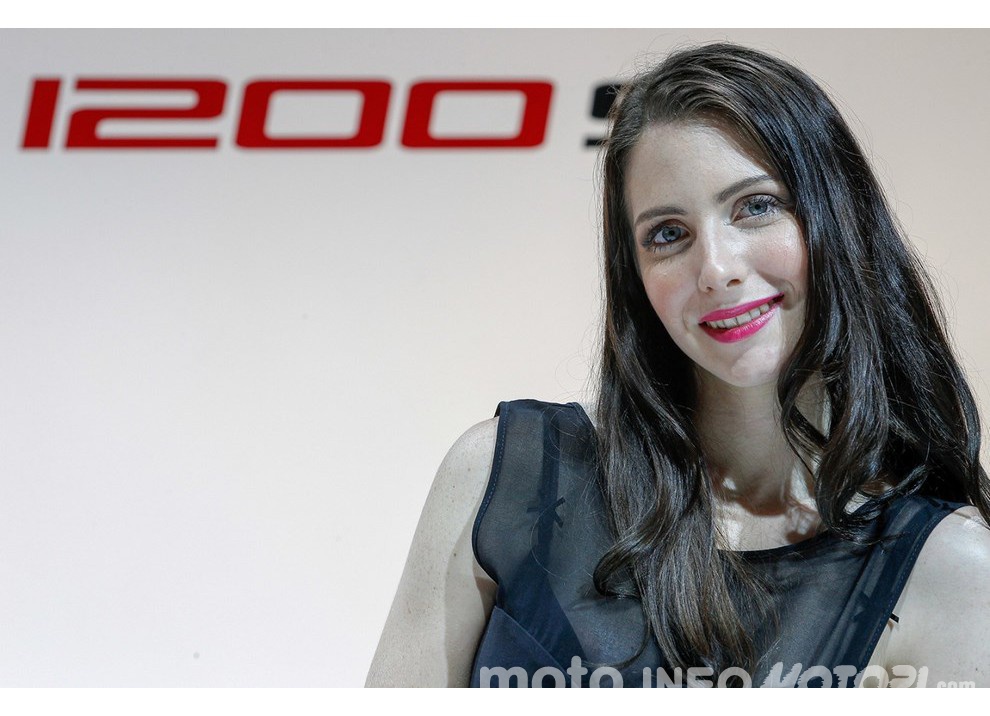 EICMA 2015: le ragazze più belle del salone - Foto 50 di 79