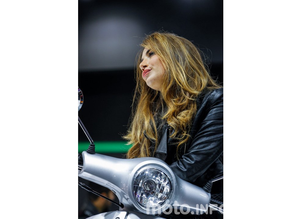 EICMA 2015: le ragazze più belle del salone - Foto 56 di 79