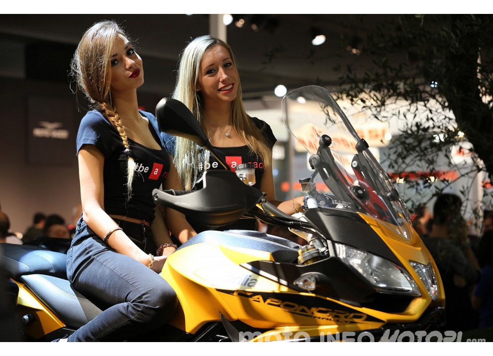 EICMA 2015: le ragazze più belle del salone - Foto 75 di 79