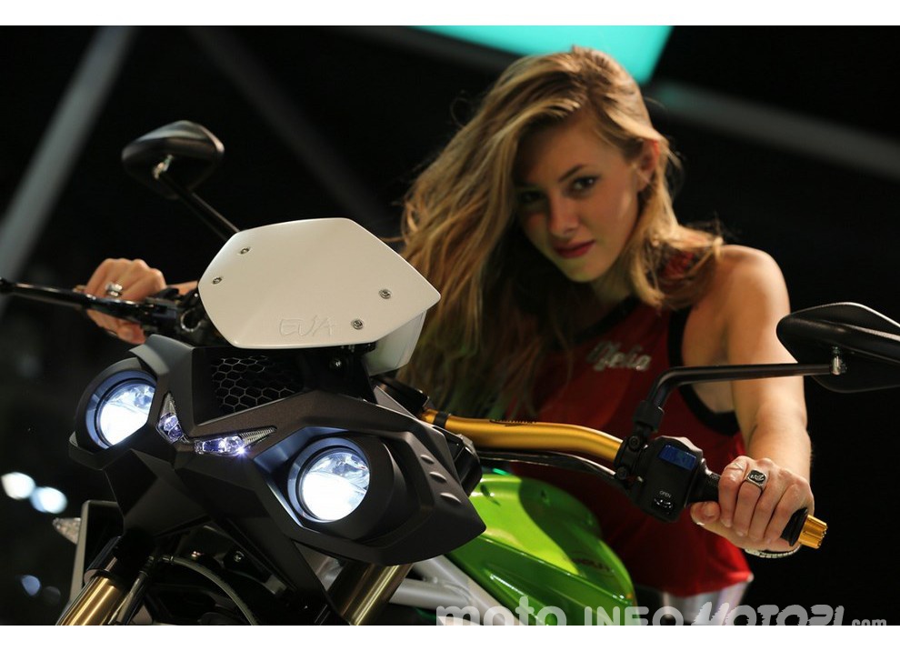 EICMA 2015: le ragazze più belle del salone - Foto 54 di 79