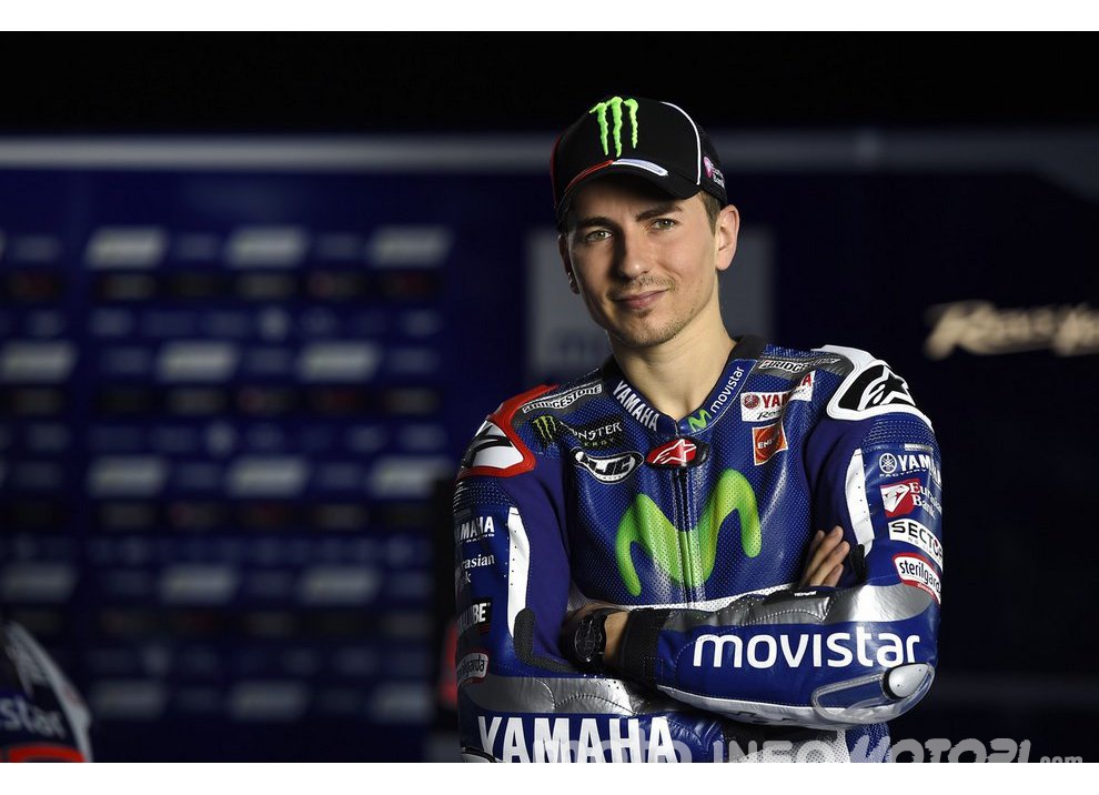 Jorge Lorenzo infortunato in minimoto